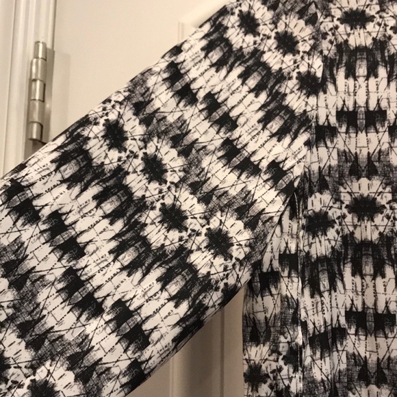 Silk Shift style Dress - Picture 4 of 4